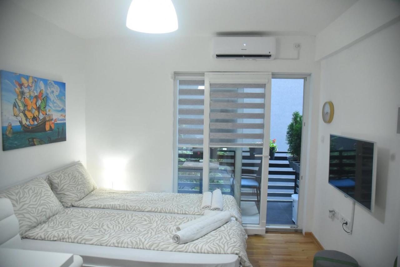 Dekart 2 Apartment Ni Exterior foto